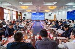 鞭策学校内涵式高成长